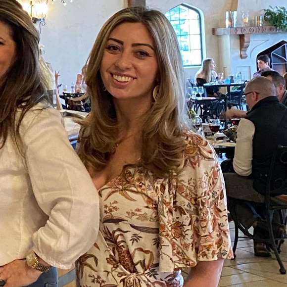 Meet your Posher, Julia - Picture 1 of 1